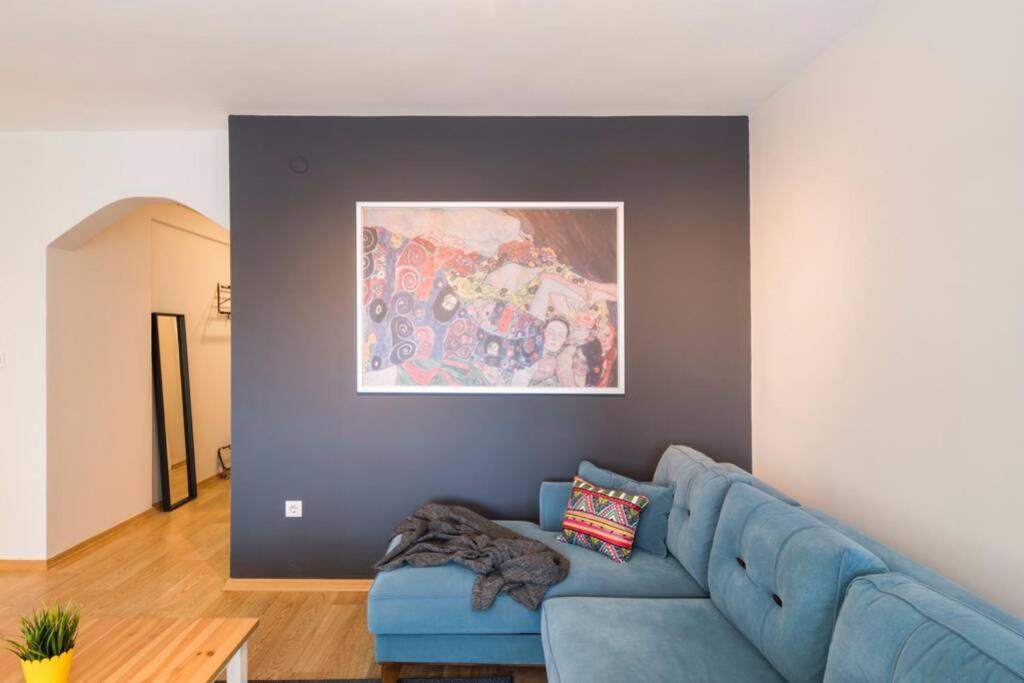 Centrally Located Huge In Cihangir * Istanbul