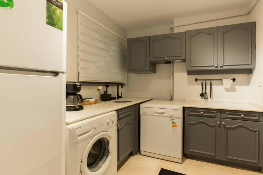 Centrally Located Huge In Cihangir Apartment