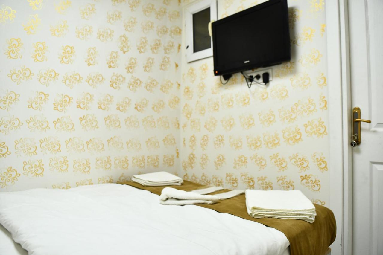 Ada House *