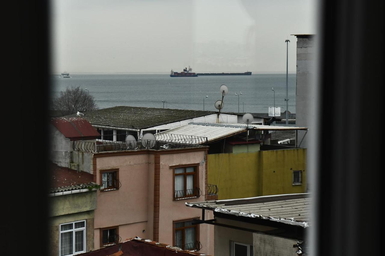 Ada * İstanbul