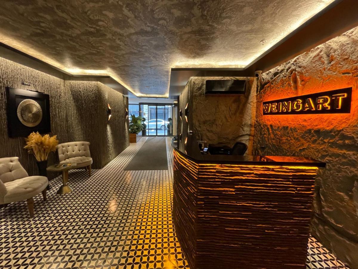 Weingart Hotel 4*