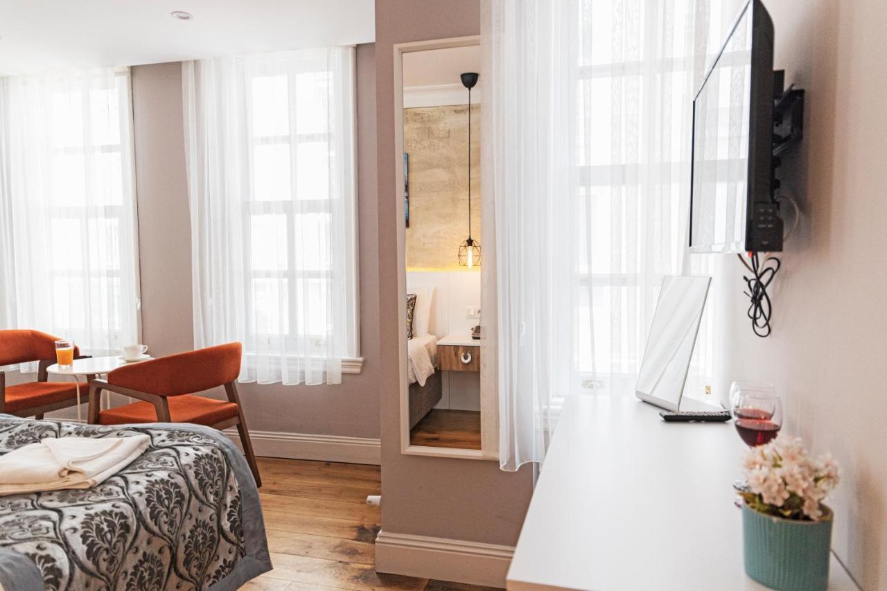 Hotel Galata Door