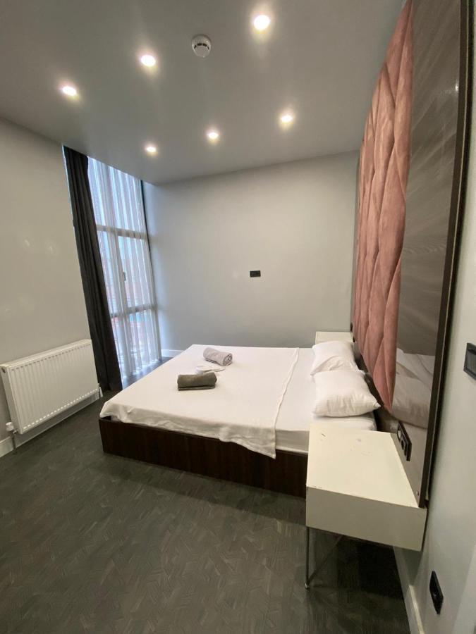 Kent Apartment *