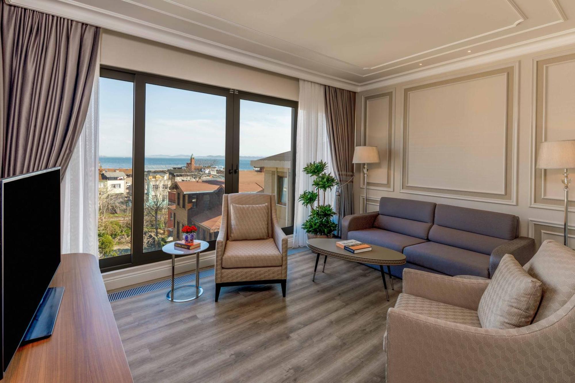 Amiral Palace Boutique Class 4*
