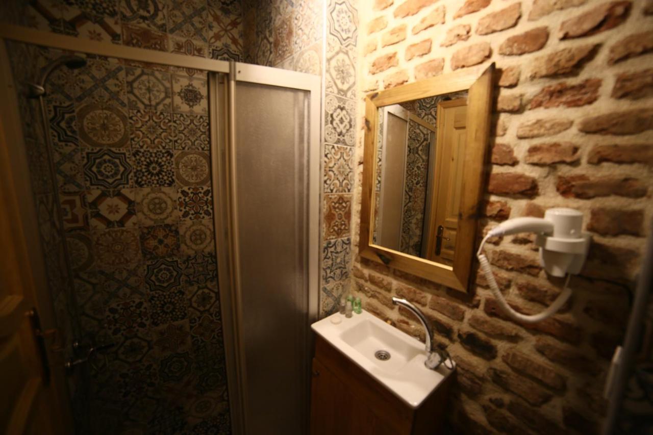 Hotel Little Ganj Suites
