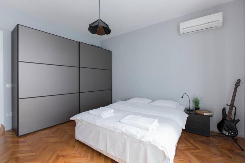 Luxurious Flat Close To Everywhere Apartment