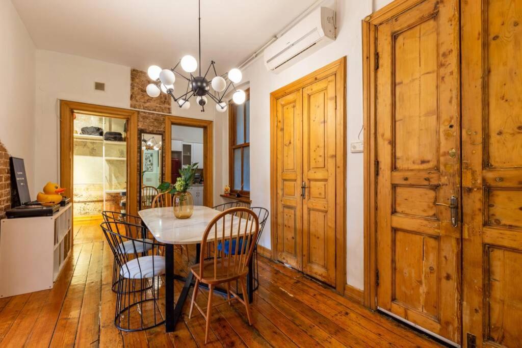 Sincere Experience In Galata Area. Apartment *
