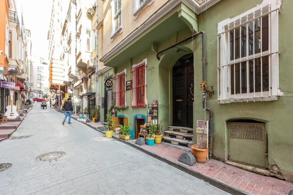 Apartment Sincere Experience In Galata Area. *