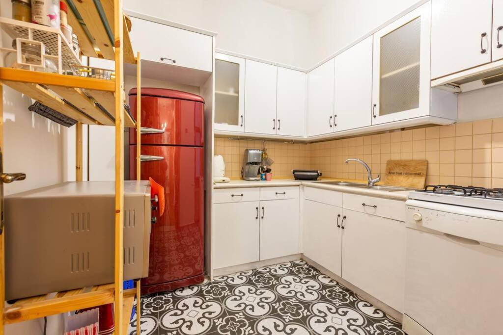 Sincere Experience In Galata Area. Apartment