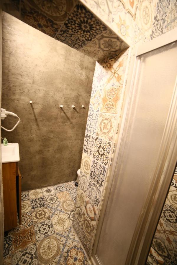 Hotel Little Ganj Suites