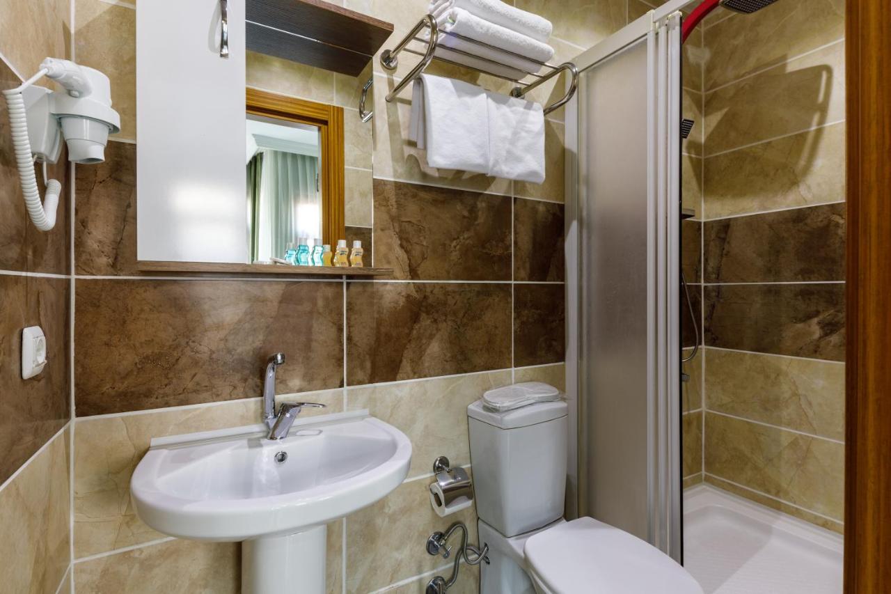 Senior Pera Suites