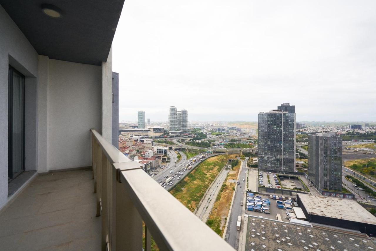 Apartamento High Rise With Balcony