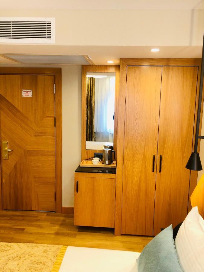 Maywood Hotel 4*