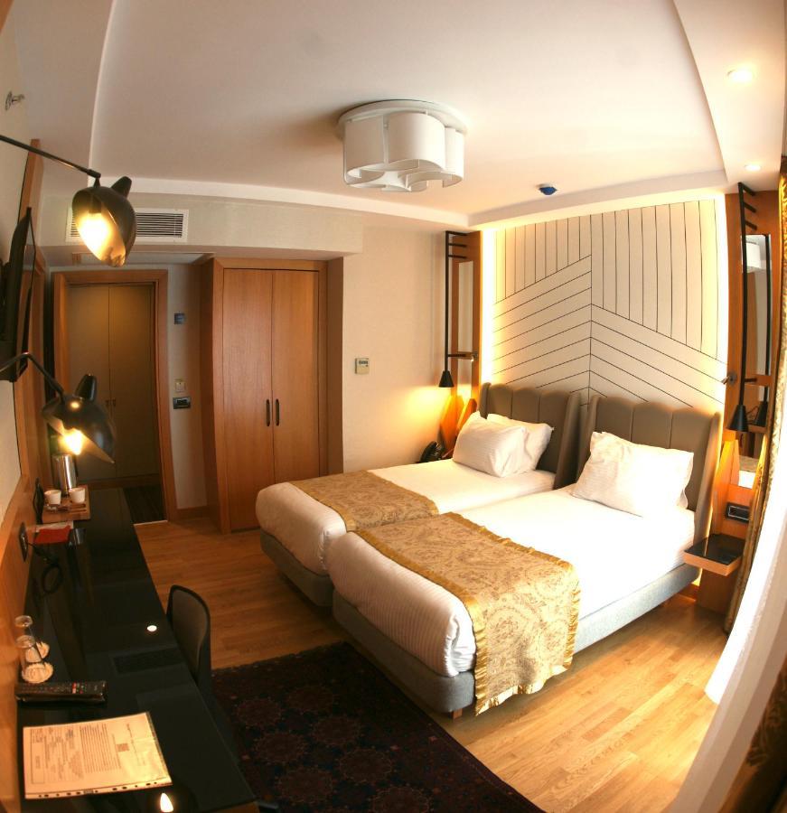Maywood Hotel