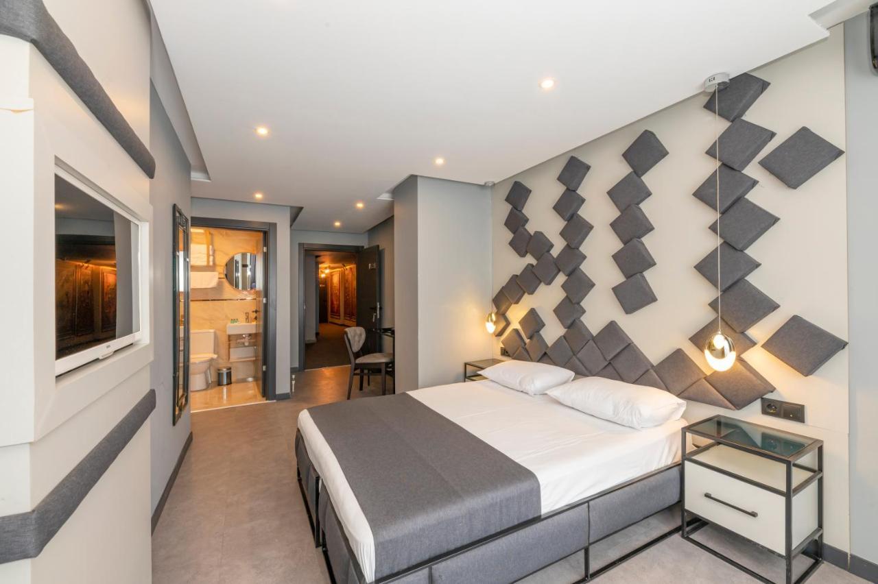 White Palace 3*
