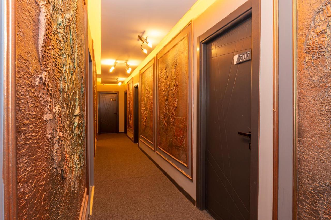 White Palace Hotel 3*