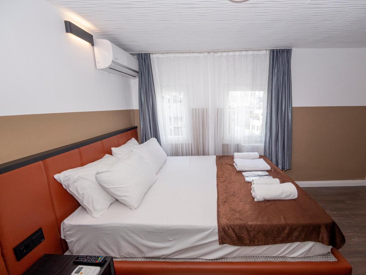 Hotel Miss *