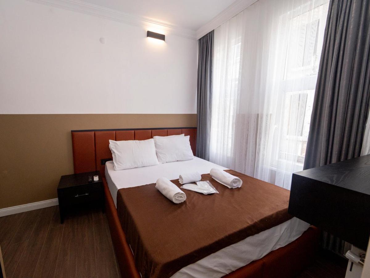 Hotel Miss *