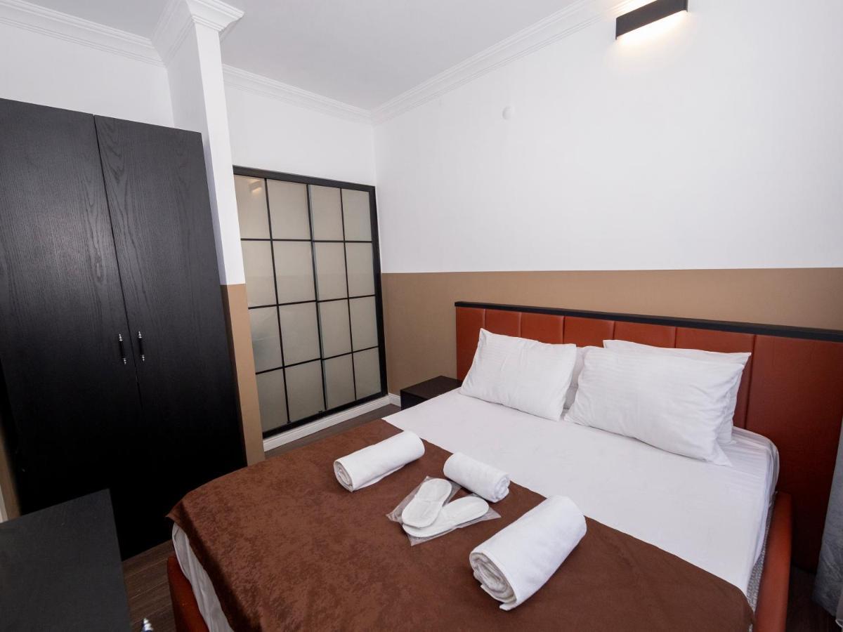 Hotel Miss *