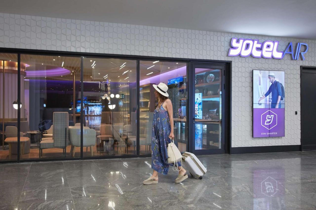 Hotel Yotelair Airport, Duty Free - International Transit Area