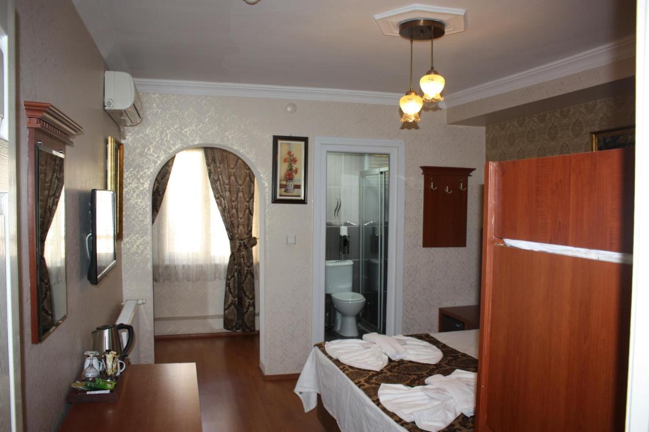 Big Apple Hostel *