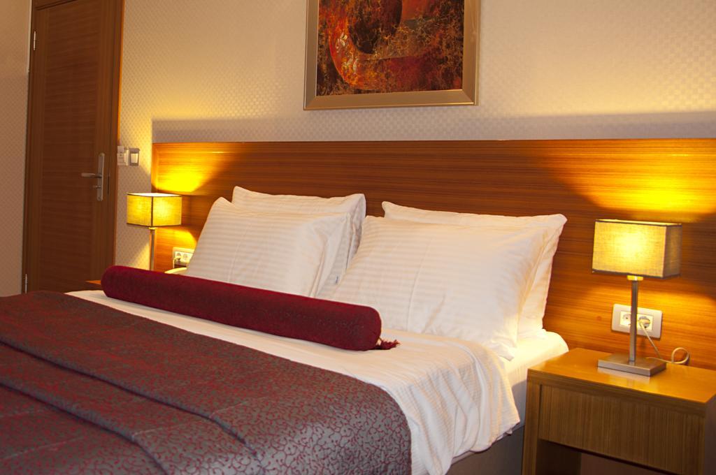 Hotel Island 2*