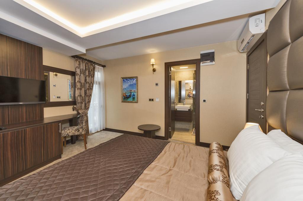 Hotel Romeo 5*