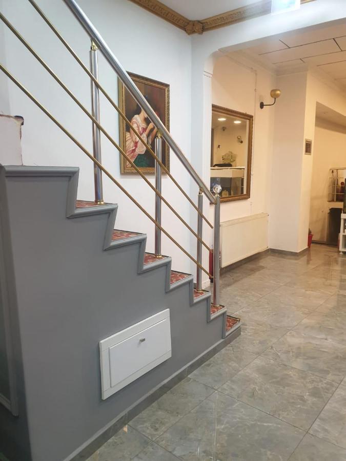 Aile Hotel *
