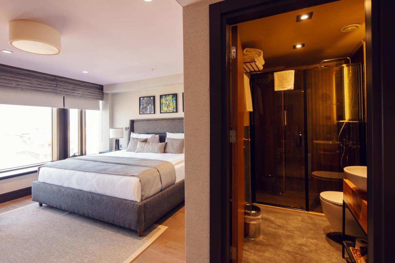 Root Karakoey Hotel 4*