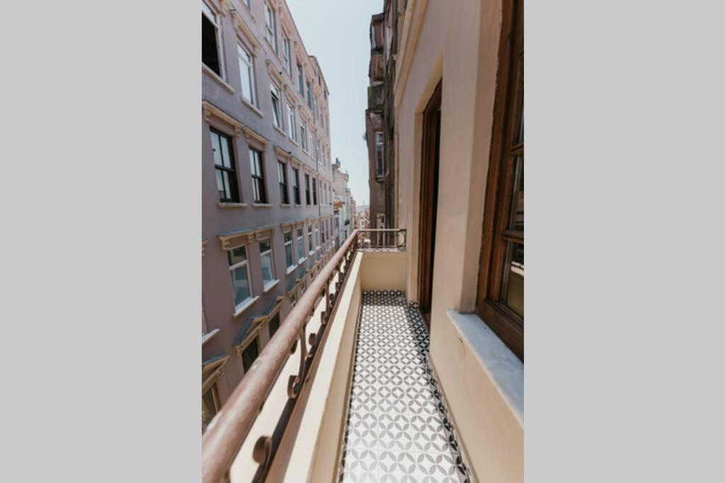 Galadoo 3rd Floor *
