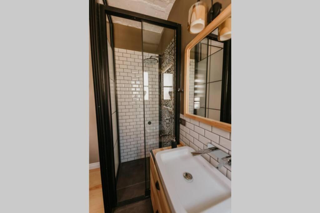 Galadoo 2nd Floor Apartment