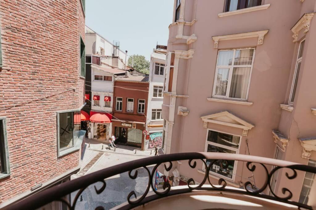 Galadoo 2nd Floor Istanbul