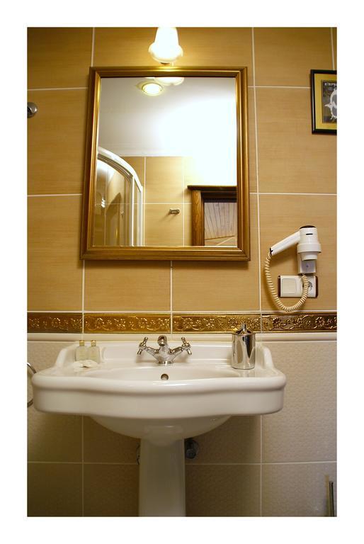 Uyan-special Category Hotel