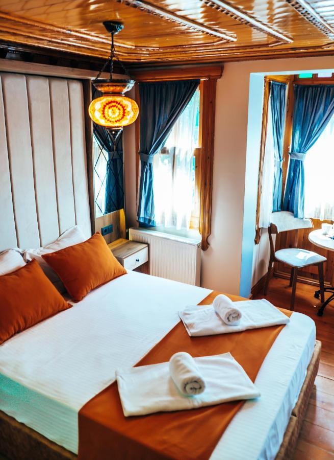 Astra Boutique Hotel *