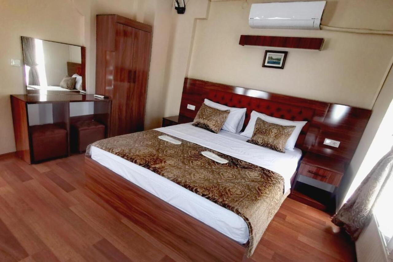 Grey House - Historical Peninsula Hotel