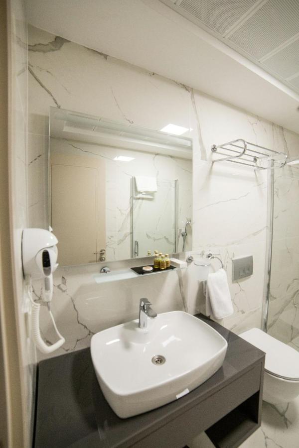 Hotel The Charm - Old 4*