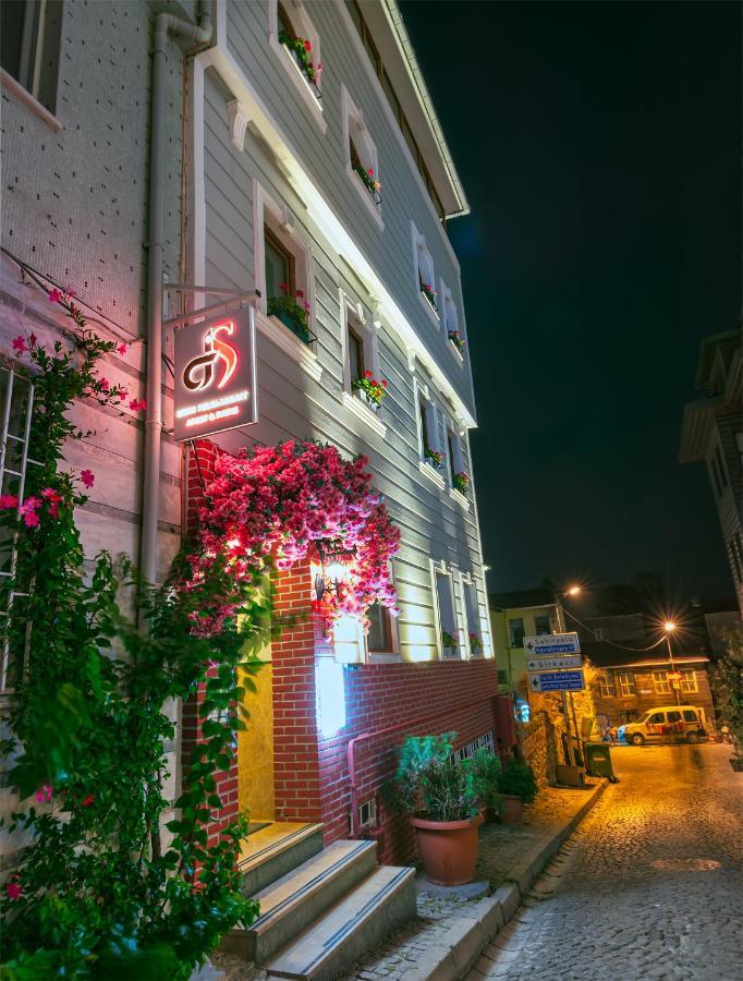 Duru Sultanahmet & *