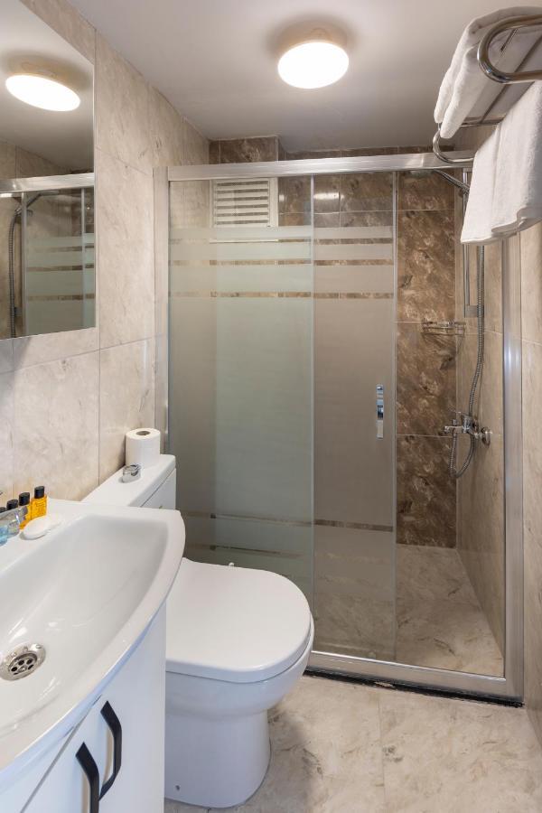 Grey House - Historical Peninsula Hotel 3*