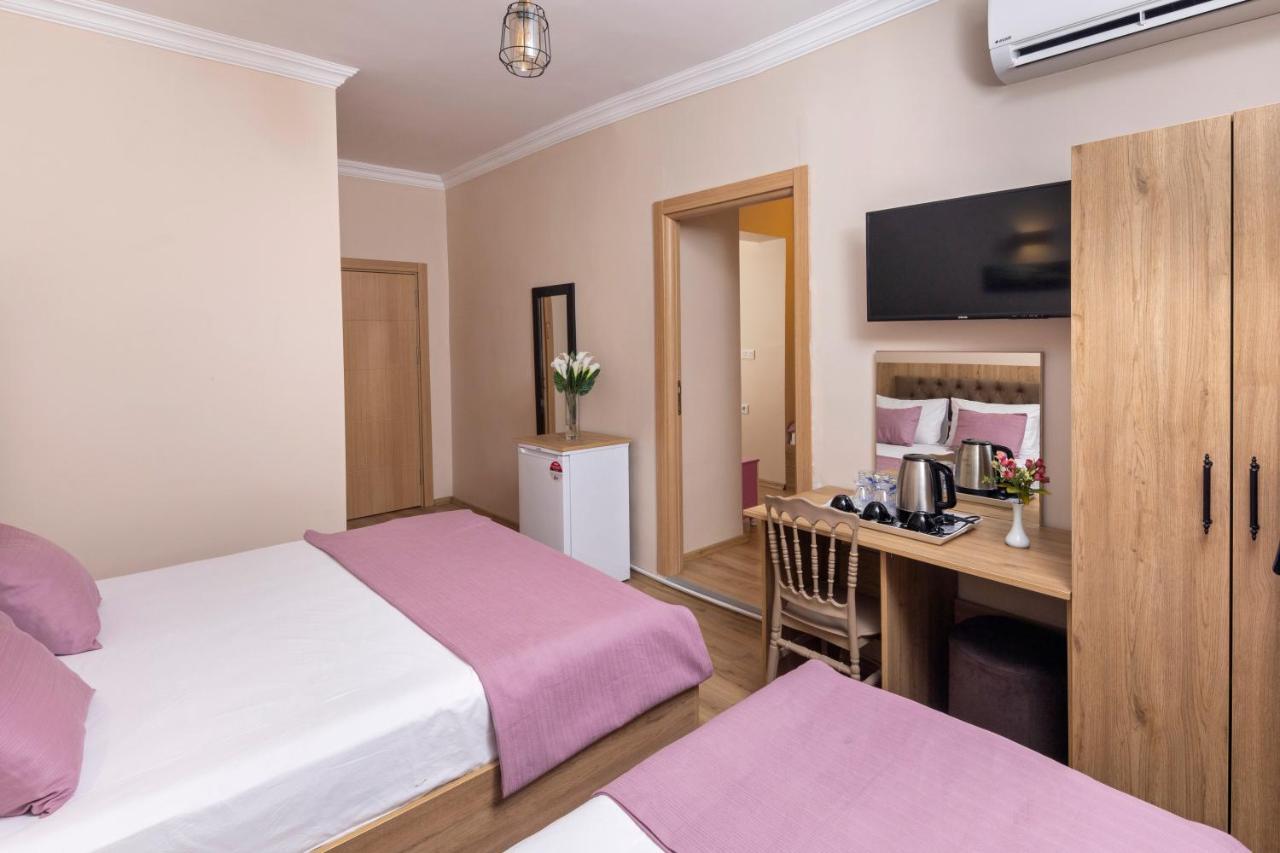 Grey House - Historical Peninsula Hotel