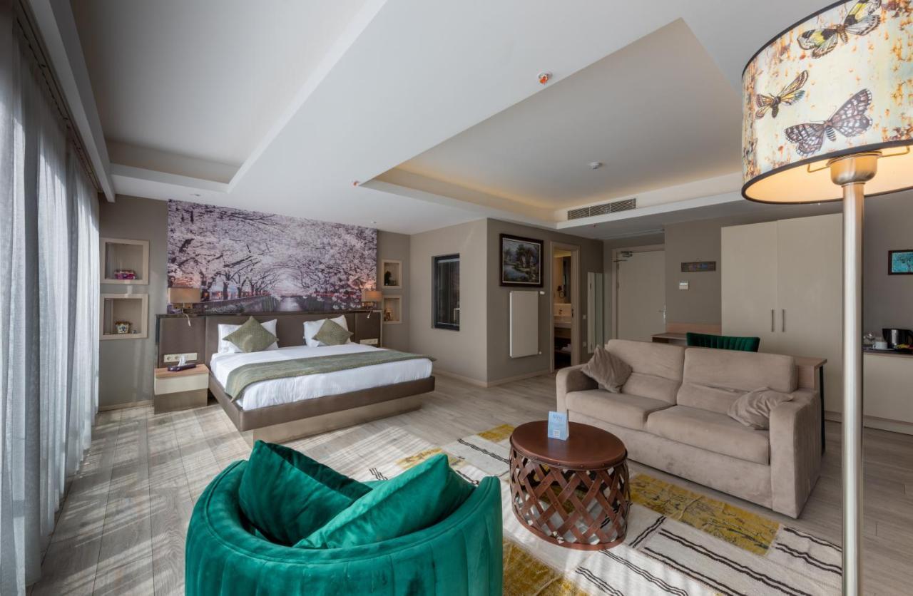 Riva's Moda Hotel