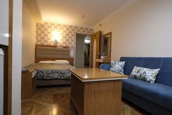 Hotelozbek Hotel 3*