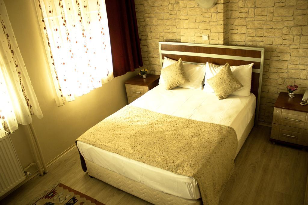 Gur Hotel 2*