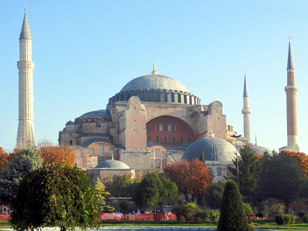 Emagine Hostel Istanbul