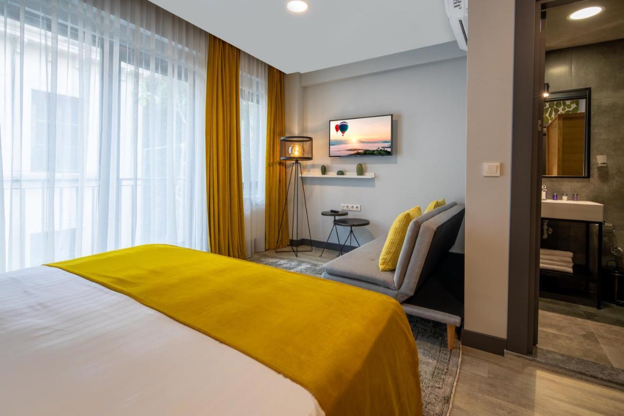 Parrot Hotel