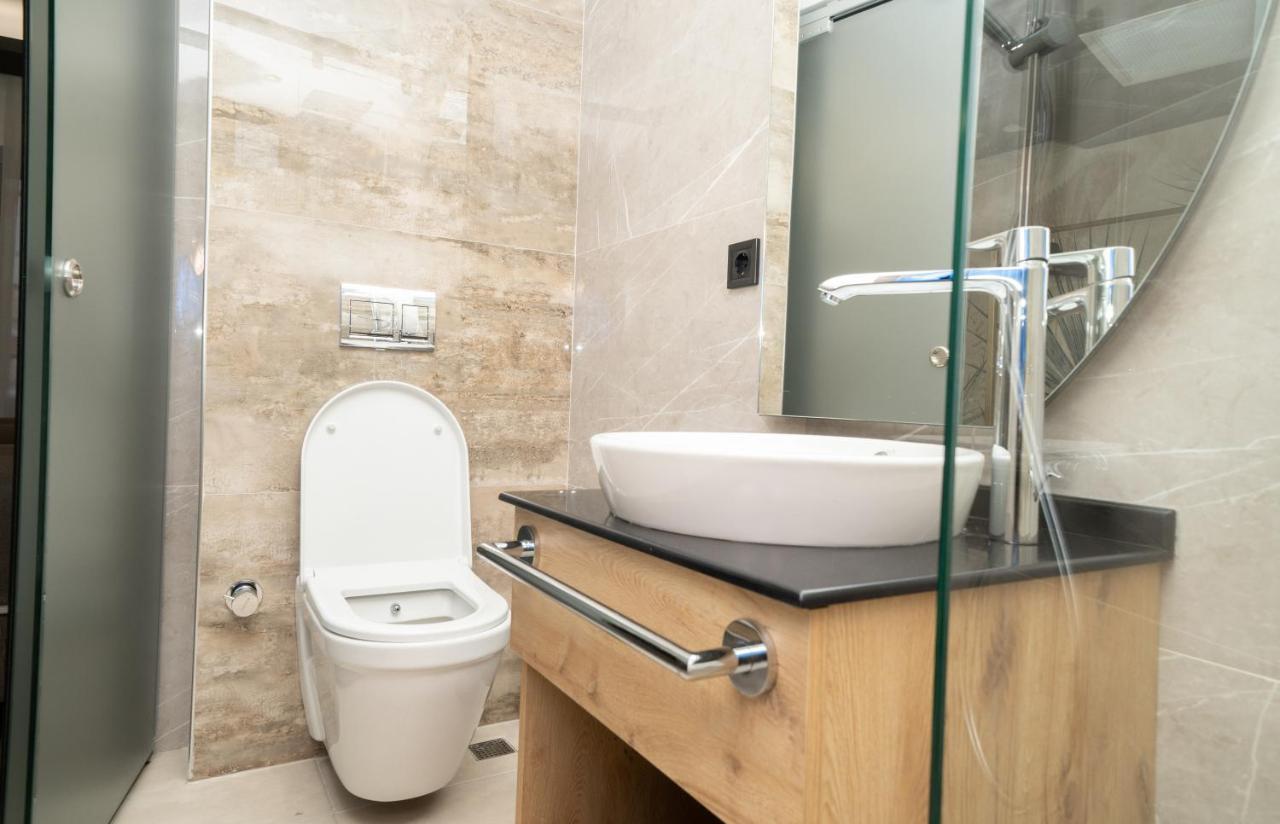 Fama Karakoey Hotel 4*