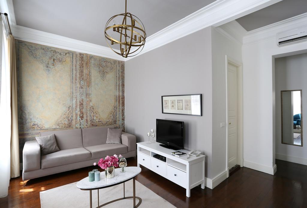 Miel Aparthotel 3*