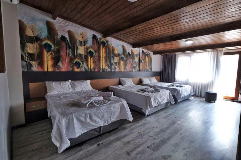 Otel Victorious