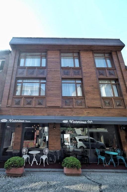 Otel Victorious 2*