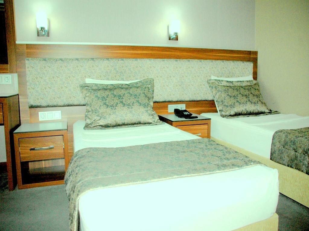 Hotel Buyuk Paris Istanbul