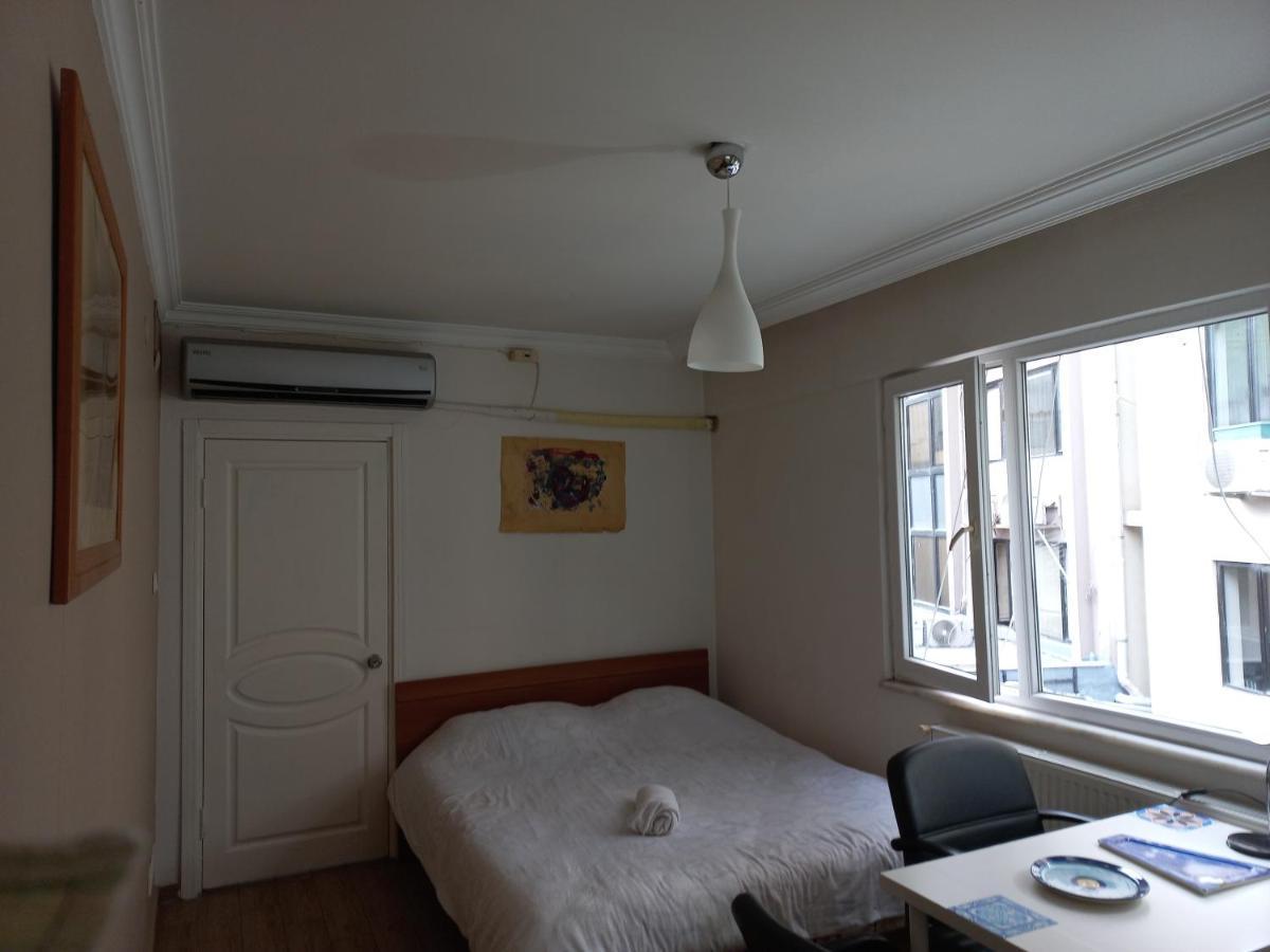 Silent Corner 6 *